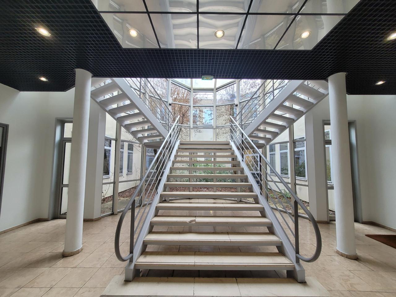 Bureau Éragny 1137m² Location bureau Éragny Val-d'Oise OLBUR2201107 7